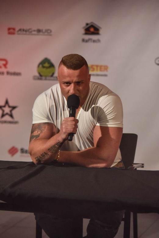 W Toruniu odbędzie się brutalna gala THE WAR. Zawodnicy powalczą na gołe pięści