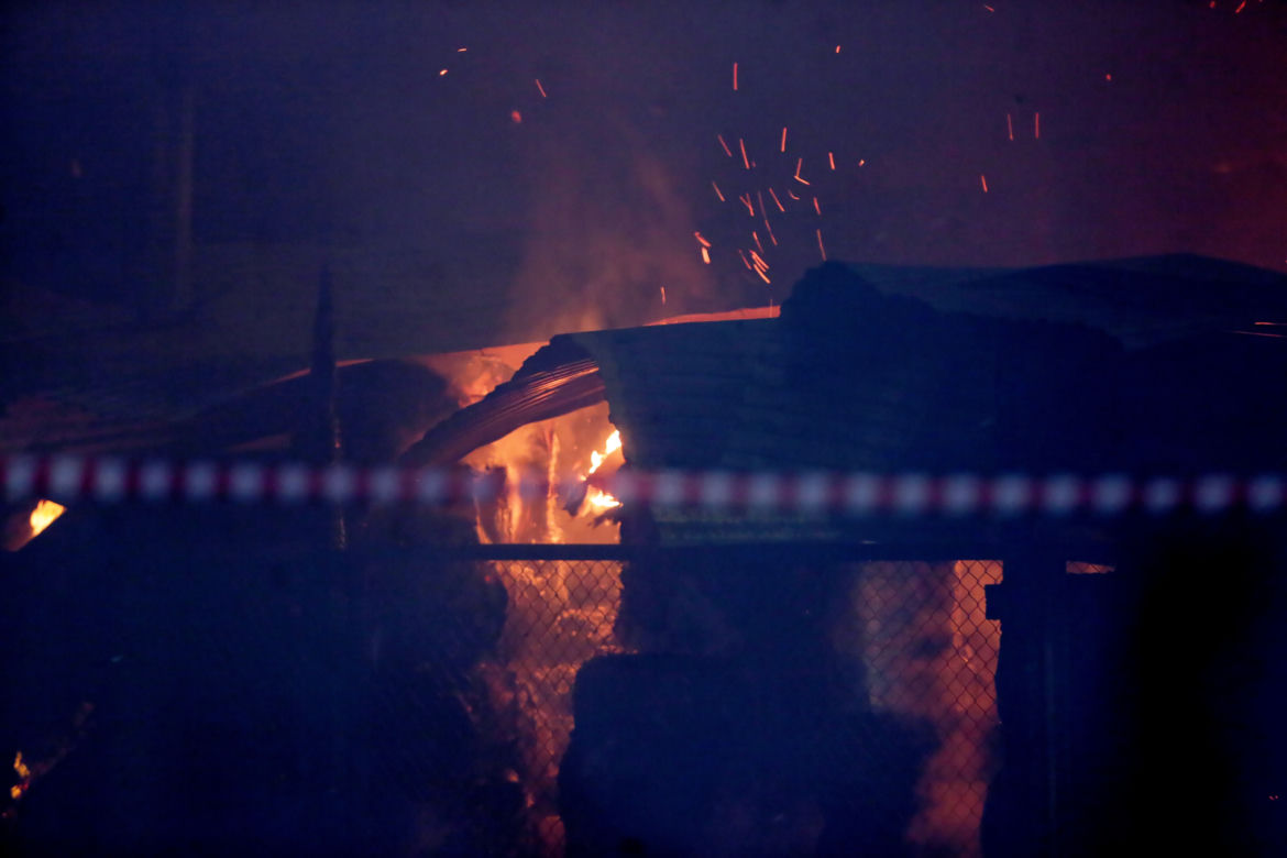 Ogromny pożar hali w Kętach. W akcji ponad 30 jednostek straży!