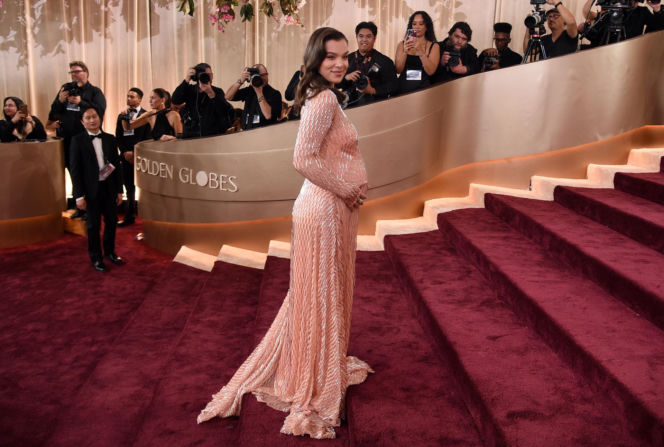 Pamela znów jest blondynką! Zobacz kreacje ze Złotych Globów