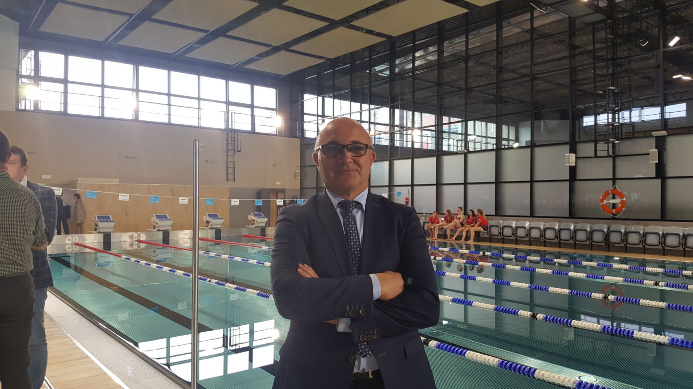 Chorzów: Przy szkole sportowej otwarto nowoczesny basen