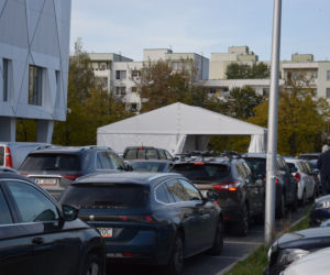 Kolejki na test na COVID-19. Dramat pacjentów 