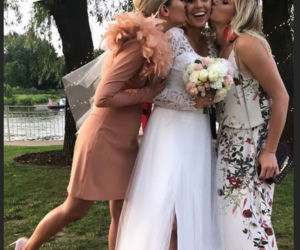Ślub Moniki Mazur i Tomasza Chrapusty. Joanna Kuberska i Izabela Zwierzyńska na weselu