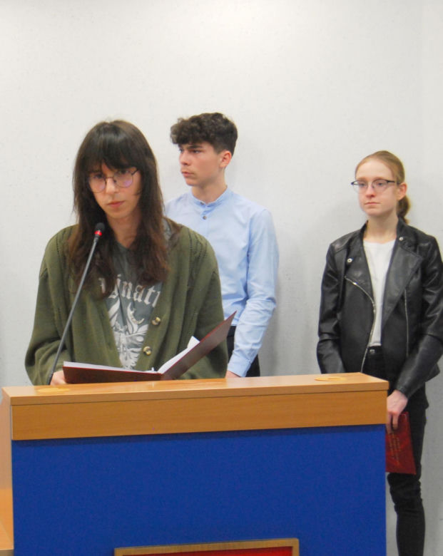 Debata młodzieży odbyła się w ramach kampanii profilaktycznej „Widzę – Rozmawiam – Reaguję”