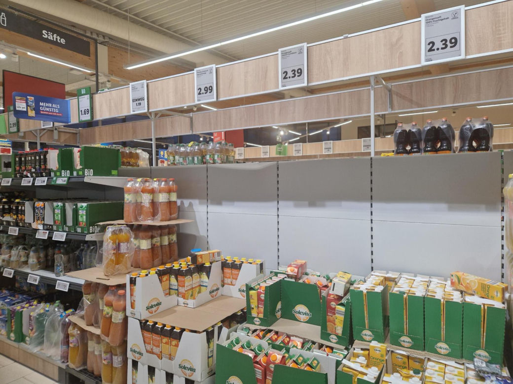 Porównaliśmy ceny w polskim i niemieckim markecie. Gdzie zarobimy tańsze zakupy na Wielkanoc? 