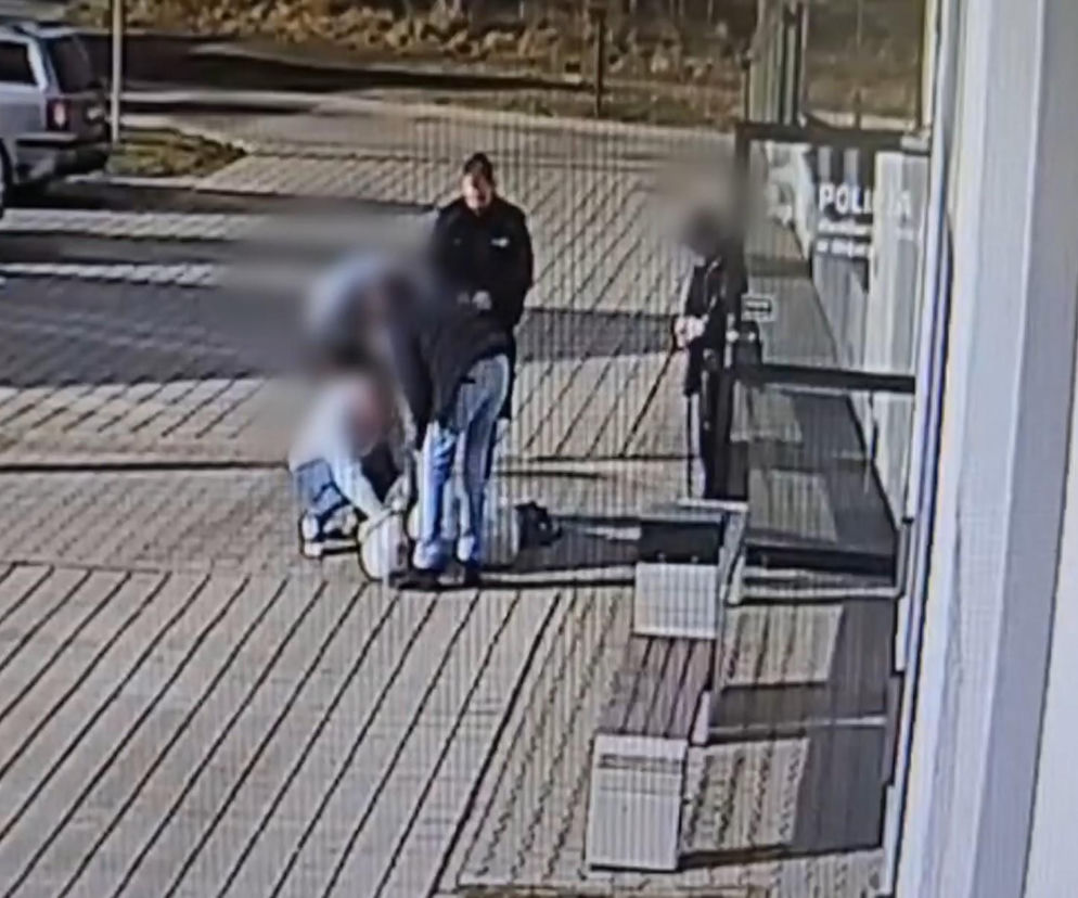 Dramat przed komisariatem. Kobieta runęła na ziemię tuż pod oknami policjantów