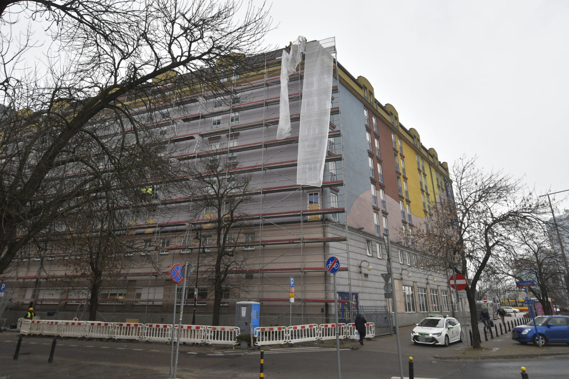 Awantura o hotel Sobieski! Chcą go pomalować na biało, konserwator zabytków protestuje