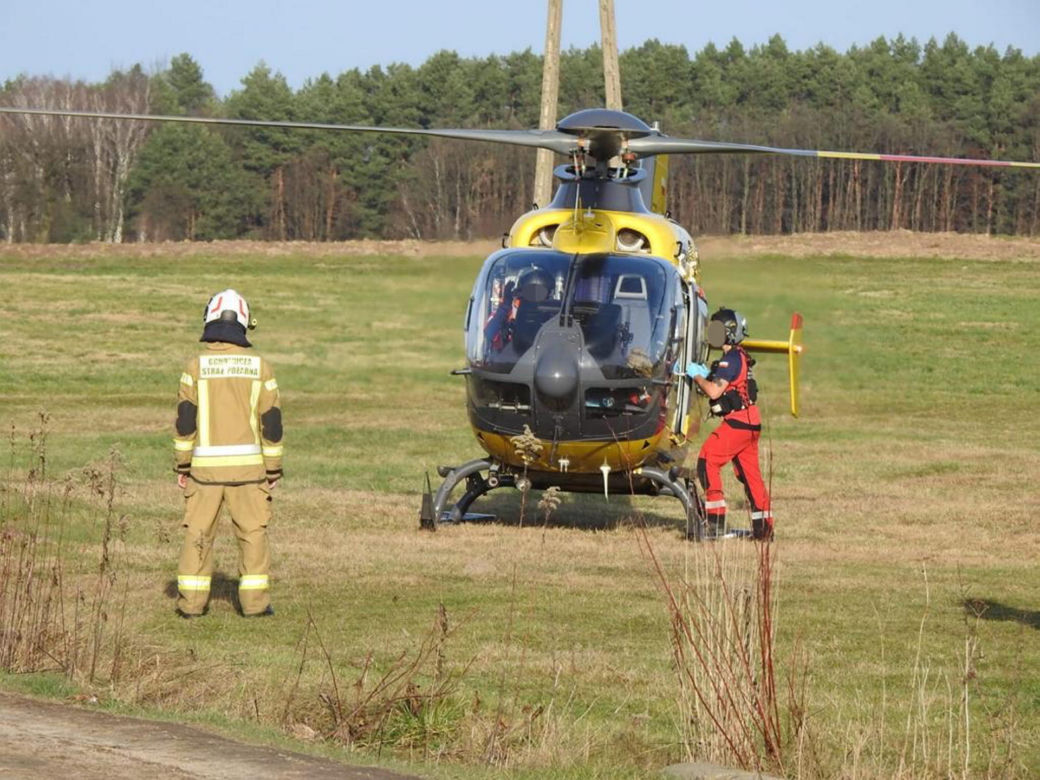 Noworoczny dramat pod Otwockiem. Motocyklista rozbił się na ogrodzeniu