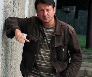 Robert Więckiewicz zaczynał w technikum budowlanym. Tak wyglądała jego niezwykła metamorfoza