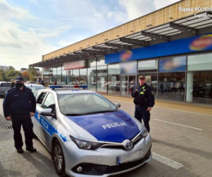 Śląskie: Policjanci prowadzą kontrole w sklepach i autobusach. Nie masz maseczki? Dostaniesz mandat [ZDJĘCIA]
