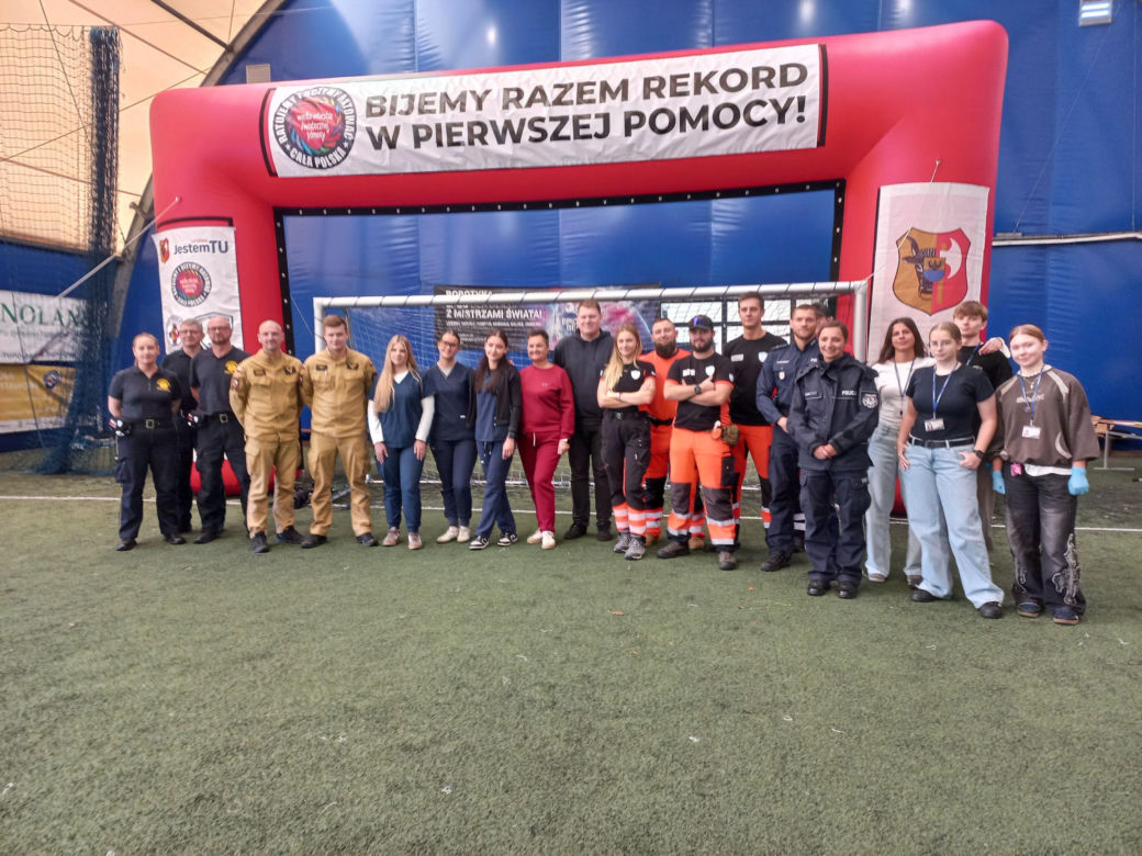 Tysiące rąk w akcji. W Lesznie bili rekord w pierwszej pomocy