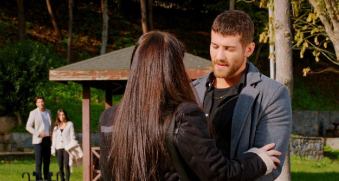 Miłość i nadzieja, odcinek 338. Ege, Zeynep, Ozlem, Cihan