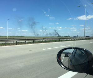 Pożar na ulicy Tęczowej. Widok z A4