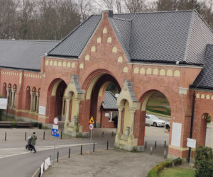 Brama główna Cmentarza Centralnego w Szczecinie odzyskała dawny blask