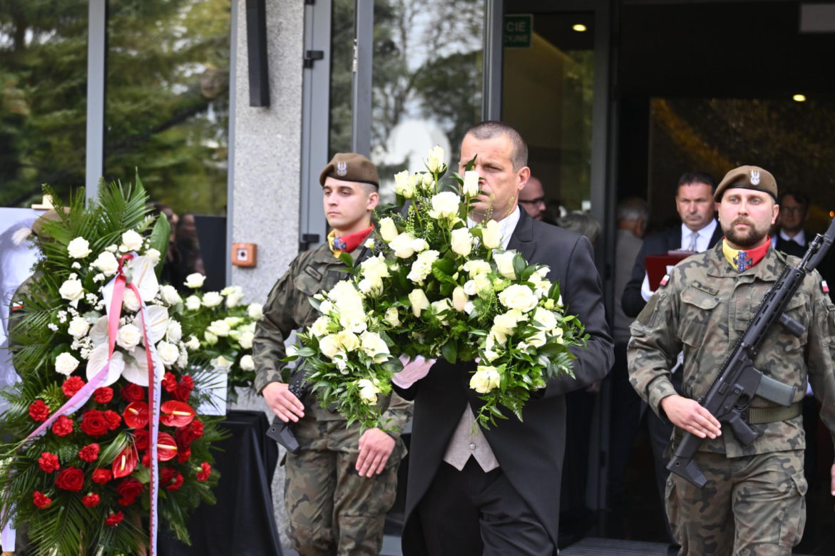 Oni pamiętali o Janie Fryczu. Biało-czerwone wieńce
