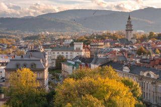 Tu perfekcja życia aż bije po oczach. Miasto inne, niż wszystkie