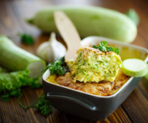 Pieczony omlet z cukinią i ryżem