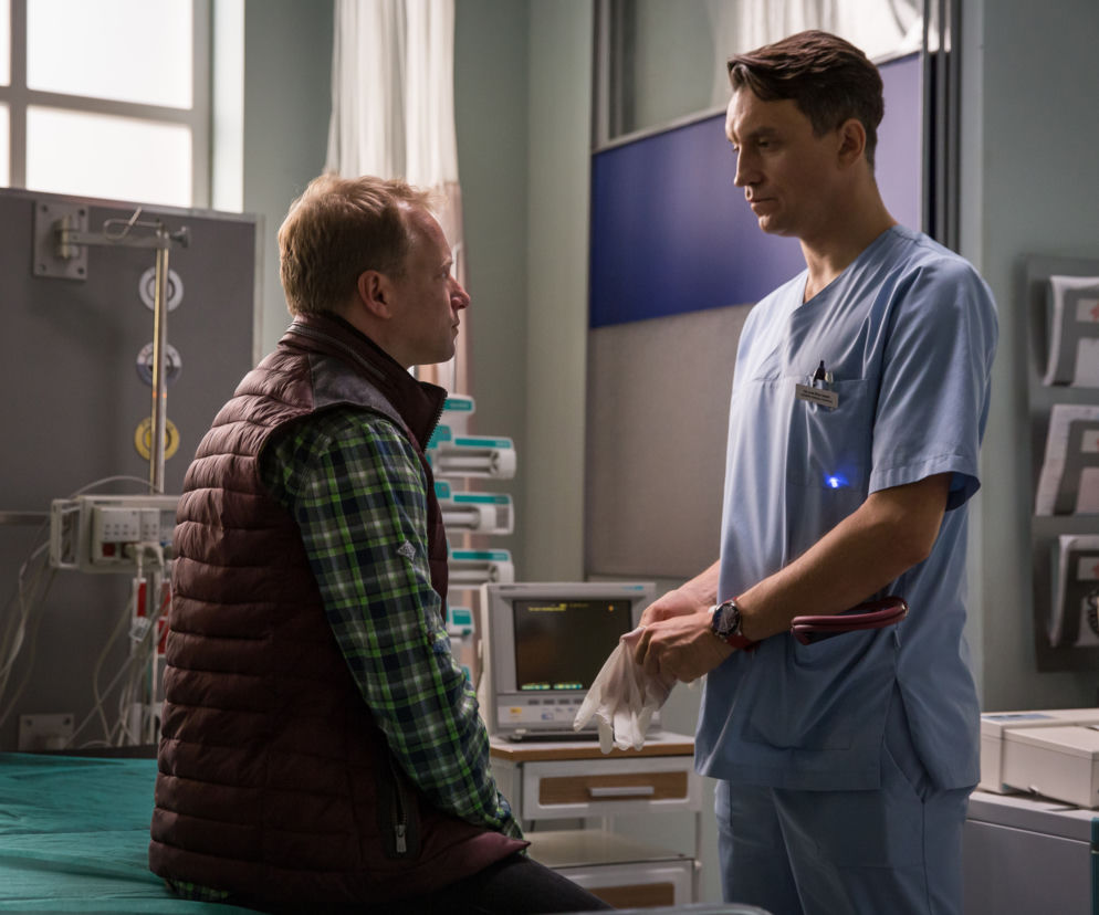 Diagnoza 3 sezon odc. 13. Szymon Brock (Maciej Stuhr), Piotr Sadzik (Michał Czernecki)