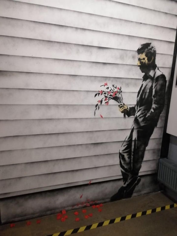 Ferie w Krakowie? Wystawę Banksy'ego, najbardziej tajemniczego artysty na świecie, koniecznie trzeba zobaczyć