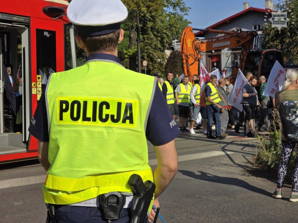 Protest hutników w Rudzie Śląskiej.  "Nie dla stali ze wschodu"