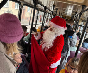 To jest autobus tylko dla grzecznych pasażerów! Szukajcie go na linii numer 7