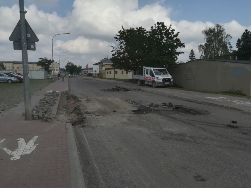 Zobacz, jak przebiega remont drugiego odcinka ul. Składowej w Siedlcach. Czy kierowcy stosują się do oznakowania?