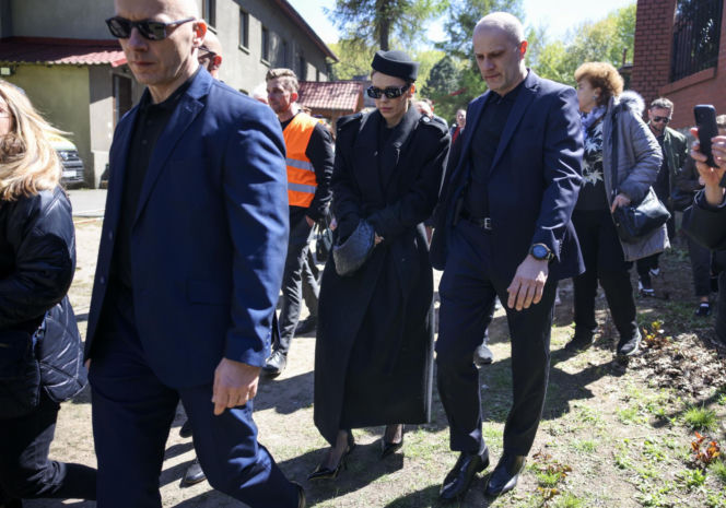Doda na pogrzebie Łukasza Litewki. Wokalistka pożegnała zaprzyjaźnionego polityka