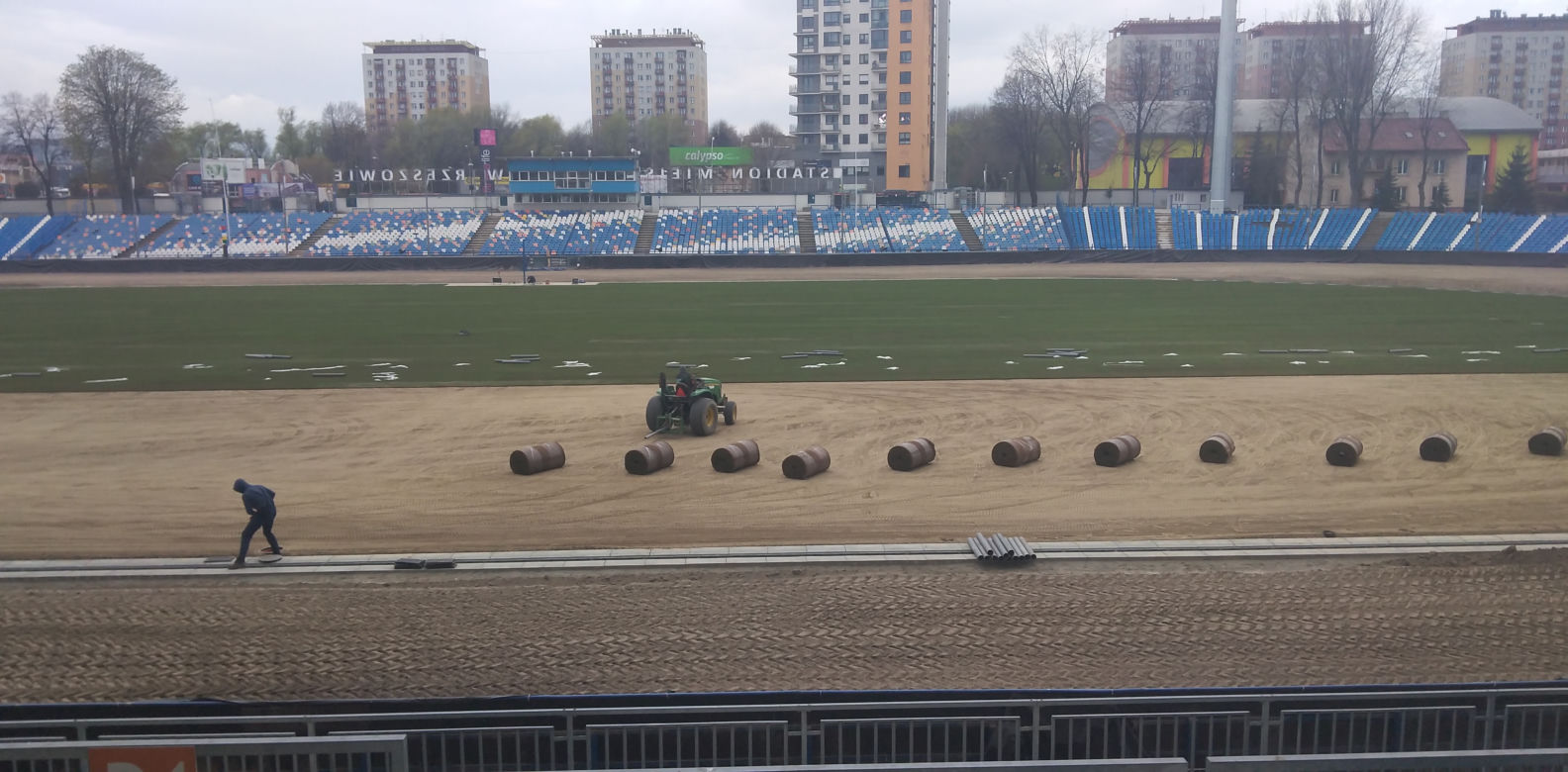 RZESZÓW: Przebudowa Stadionu Miejskiego przy ul. Hetmańskiej na ostatniej prostej 
