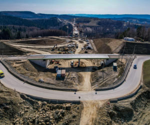 Najwyższa estakada w Polsce powstaje na S19 Babica Jawornik. Na plac budowy prowadzą serpentyny