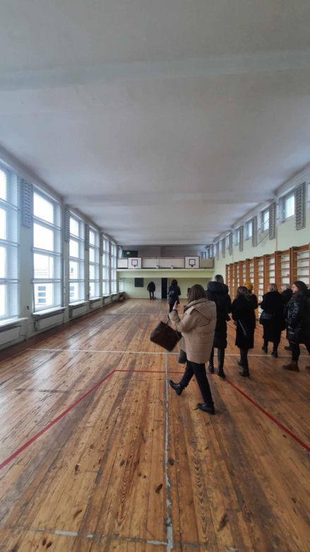 Tak wygląda przejęta od Rosji szkoła w Warszawie 