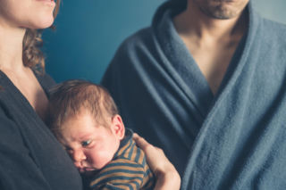 Nierówny podział obowiązków przy dziecku. To mamy są „menadżerkami zdrowia rodziny”