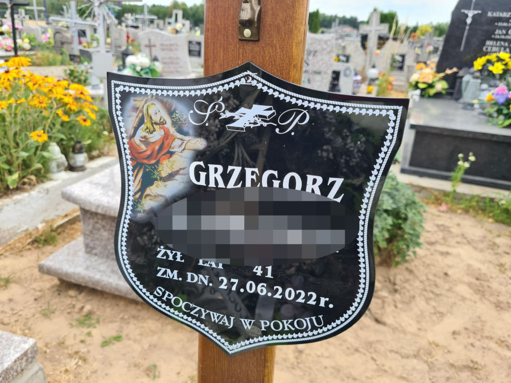 Kilka godzin po wizycie ratowników rzucił sie pod pociąg