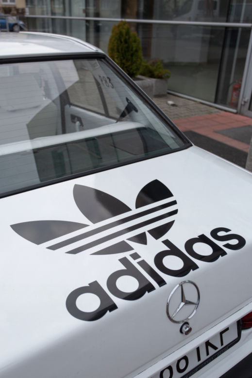 PRO8L3M przekazał Mercedesa na aukcję WOŚP