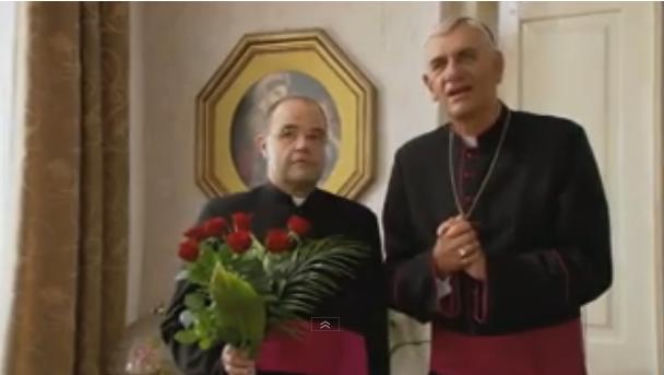 Ranczo 8 sezon odcinek 104. Biskup (Wiktor Zborowski), proboszcz (Cezary Żak)