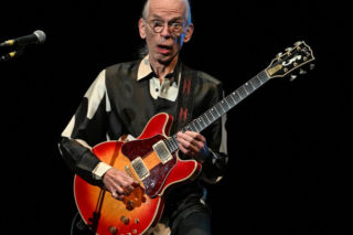 Steve Howe z zespołu Yes ma problemy zdrowotne. Tak teraz wygląda