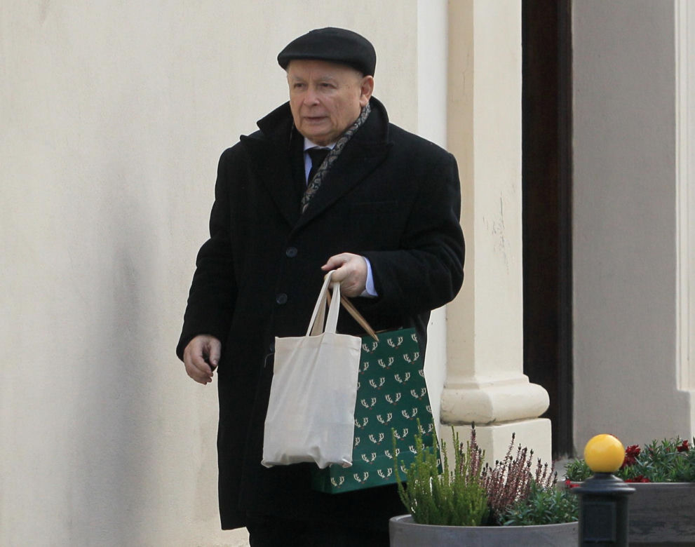 Kaczyński pojechał w święta na cmentarz