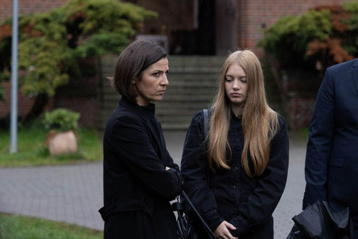 Pierwsza miłość odc. 4119. Kinga (Aleksandra Zienkiewicz), Danusia (Natalia Pełech)