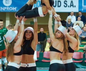 Dziewczyny z Bell Arto Cheerleaders