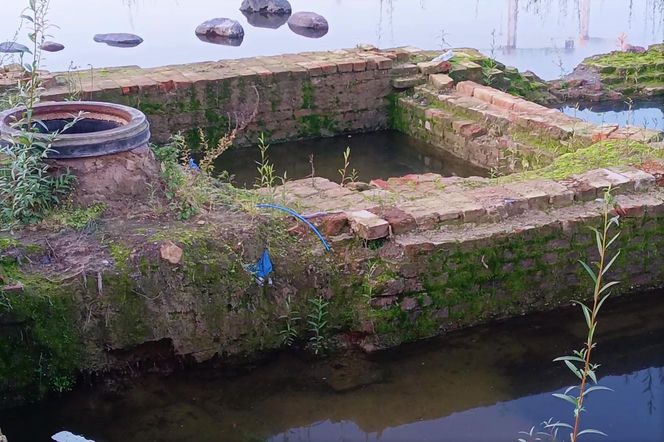 Fundamenty dawnych kamienic przy ul. Św. Floriana