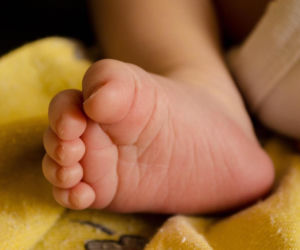 Szok! 25-latka urodziła w domu. Noworodka ukryła w szafce