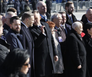 Rocznica katastrofy smoleńskiej. Prezydent Nawrocki uczcił pamięć zmarłych