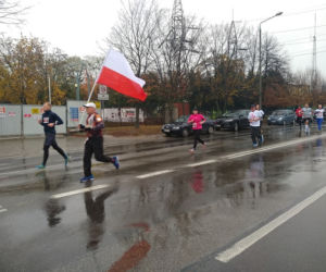 Pobiegli dla niepodległej. W biegu wystratowało ponad 300 osób
