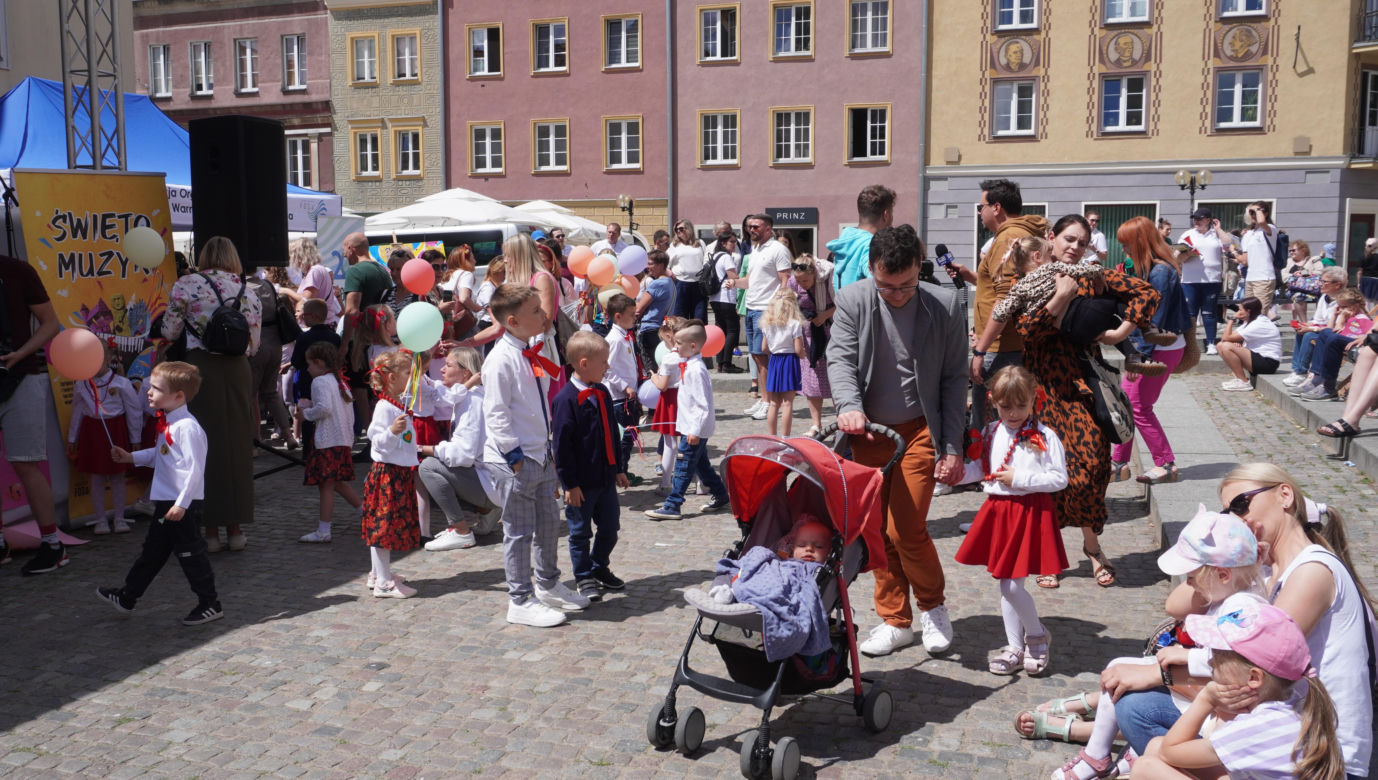 Dni Muzyki 2024  w Olsztynie. Stare Miasto opanowali miłośnicy tańca i śpiewu. Zobacz zdjęcia!