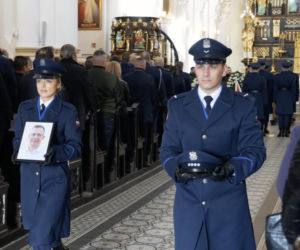 Piotr ubrał mundur, ucałował rodzinę i wyszedł do pracy. Jego serce nagle przestał bić