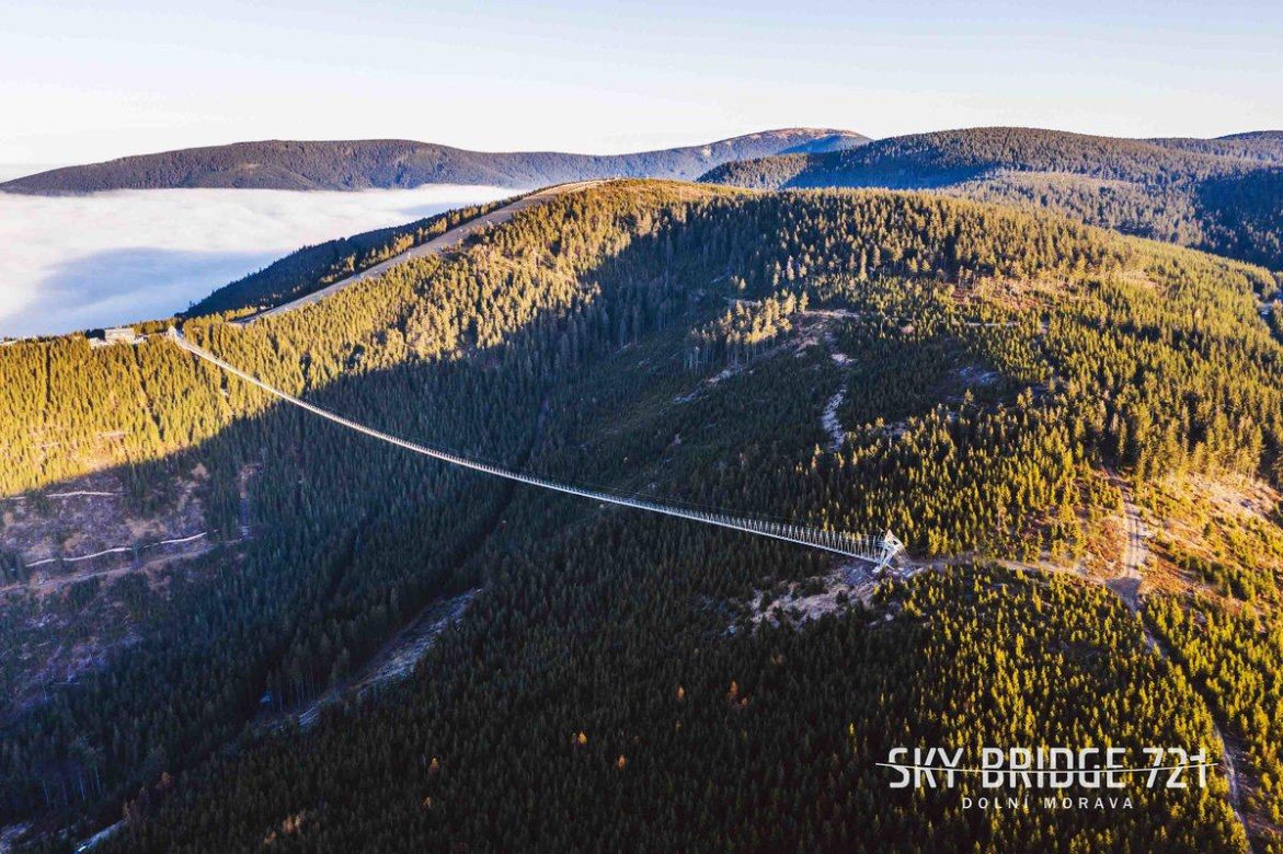 Sky Bridge 721 budowano 2 lata
