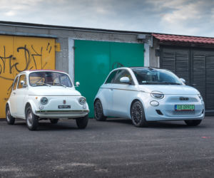 Elektryczny Fiat 500e i klasyczny Fiat 500