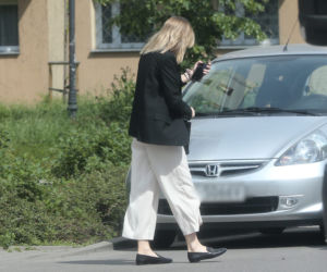 Kinga Duda podróżując limuzyną łamie przepisy 