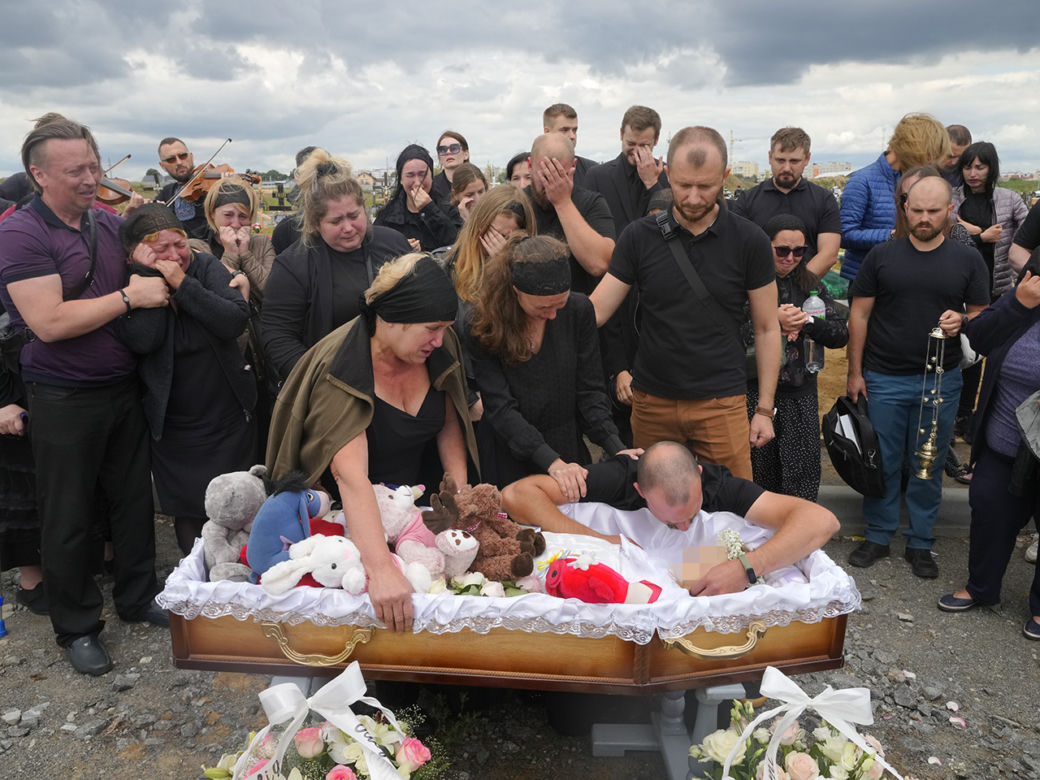 Ostatnie pożegnanie 4-letniej Lizy zabitej w Winnicy. "Zło nie może zwyciężyć"