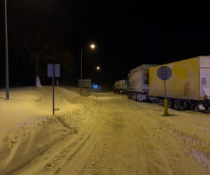 Polska sparaliżowana przez śnieg! Zamknięte drogi wojewódzkie, utrudnienia na S7 i kolei