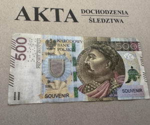 Zapłaciła takim banknotem w sklepie. Nawet ekspedientka się nie zorientowała, że to fałszywka