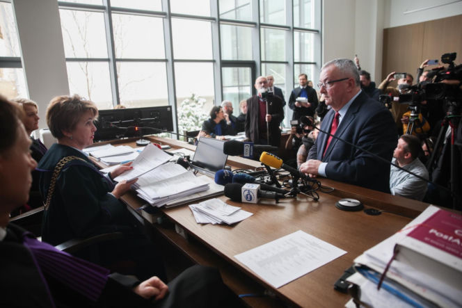 Nierówne traktowanie kierowców. Sąd uchylił kluczowe zapisy krakowskiej Strefy Czystego Transportu